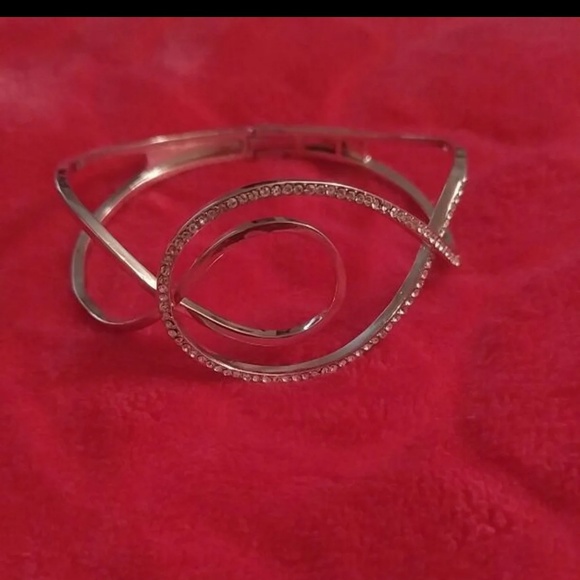 Sevil Italian design swirl bangle - Picture 2 of 4